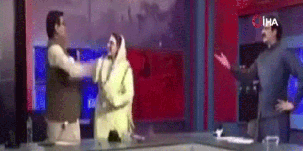 Pakistanlı eski bakan milletvekiline canlı yayında tokat attı