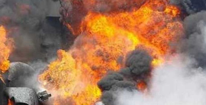 Pakistan'nın Peşaver kentinde bombalı saldırı: 15 ölü, 25 yaralı