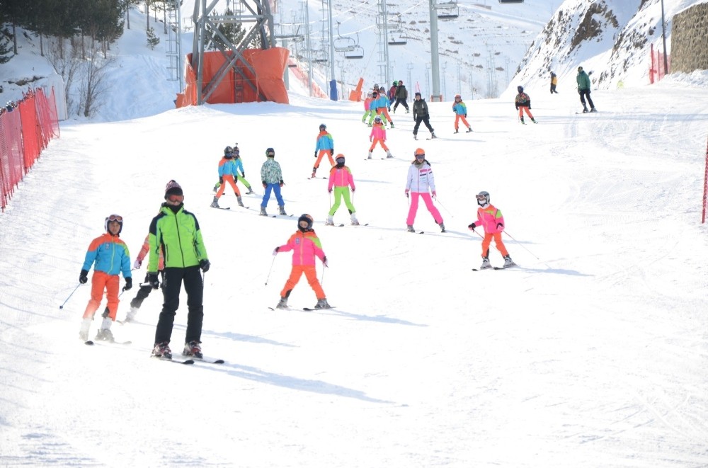 Palandöken Belediyesi kış sporlarına odaklandı 