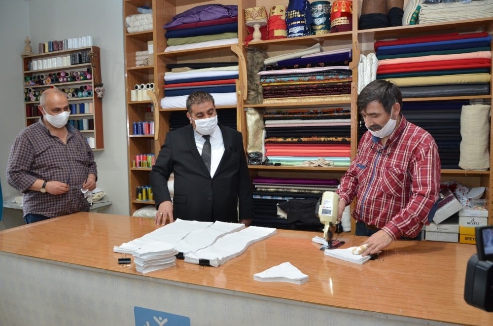 Palandöken Belediyesi’nden Maske üretimi 
