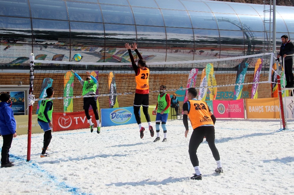 Palandöken’de kar voleybolu final heyecanı 