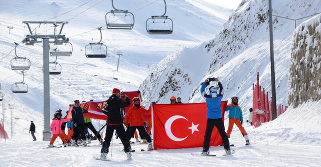 Palandökenli Gençlerden Küstah Yunan’a milli tepki 