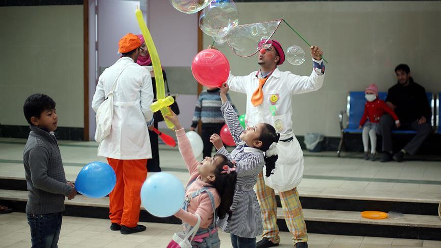 Palyaçolar, Gazzeli hasta çocukların acılarını hafifletiyor