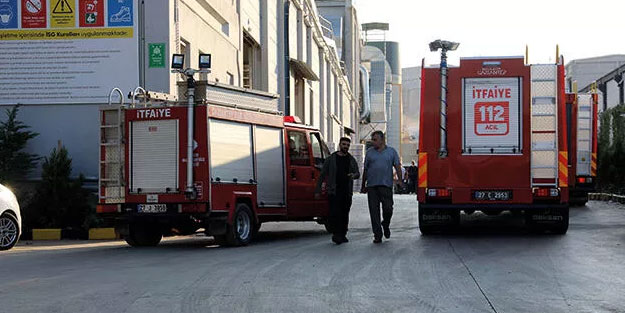 Pamuk fabrikasında çıkan yangında 1 itfaiyeci hayatını kaybetti