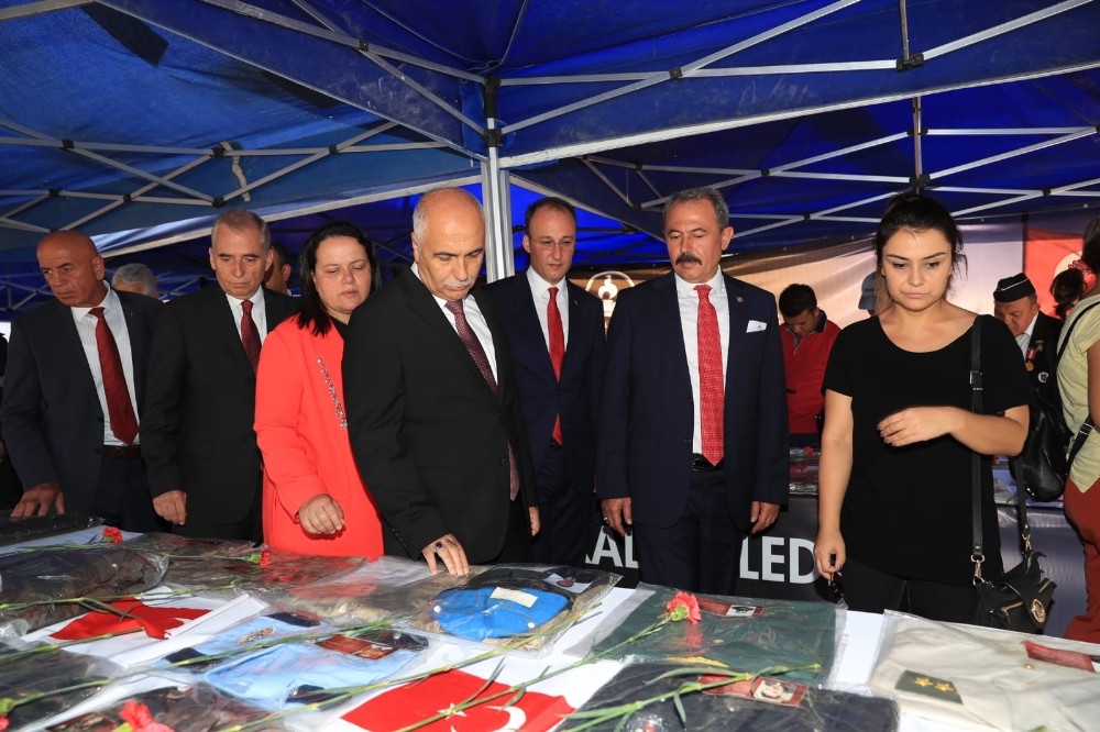 Pamukkale Belediyesi’nden ‘Şehit ve Devlet Büyükleri Emanetleri’ sergisi 