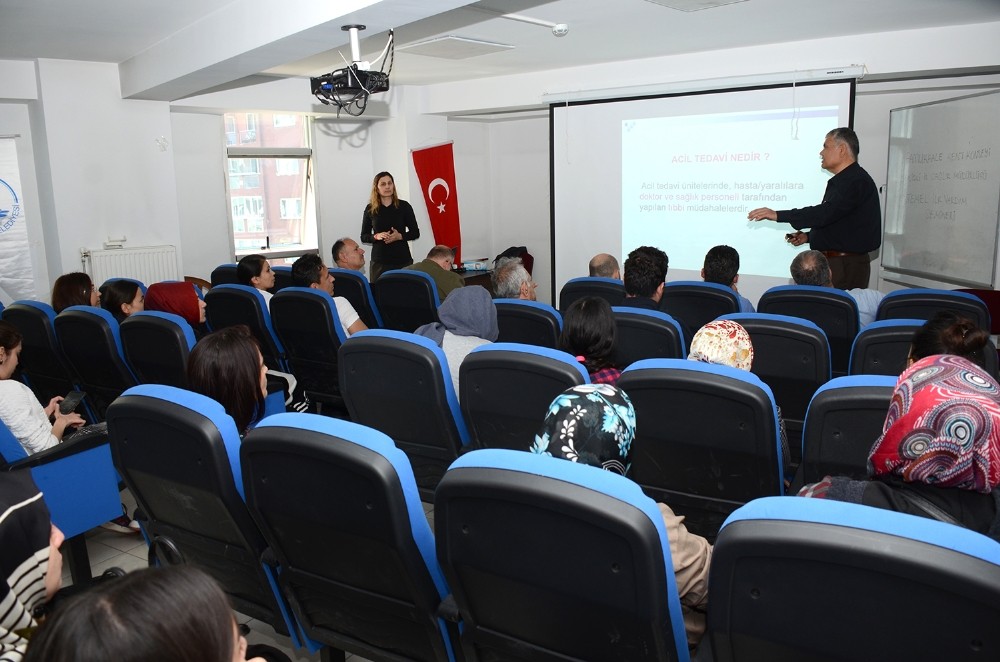 Pamukkale Kent Konseyinden ilk yardım kursu 