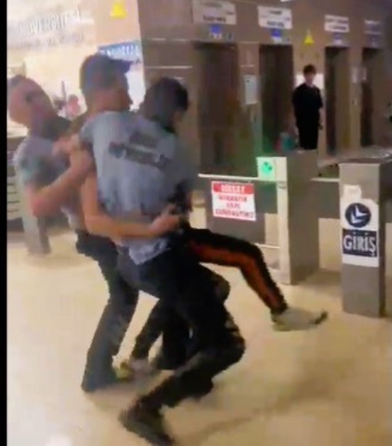 Pamukkale Üniversitesi'nde skandal görüntüler: Terör gazisini darp ettiler!