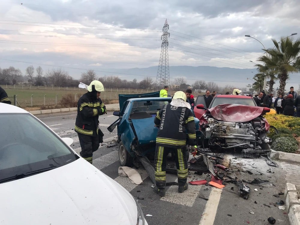 Pamukkale yolunda trafik kazası: 2 yaralı 