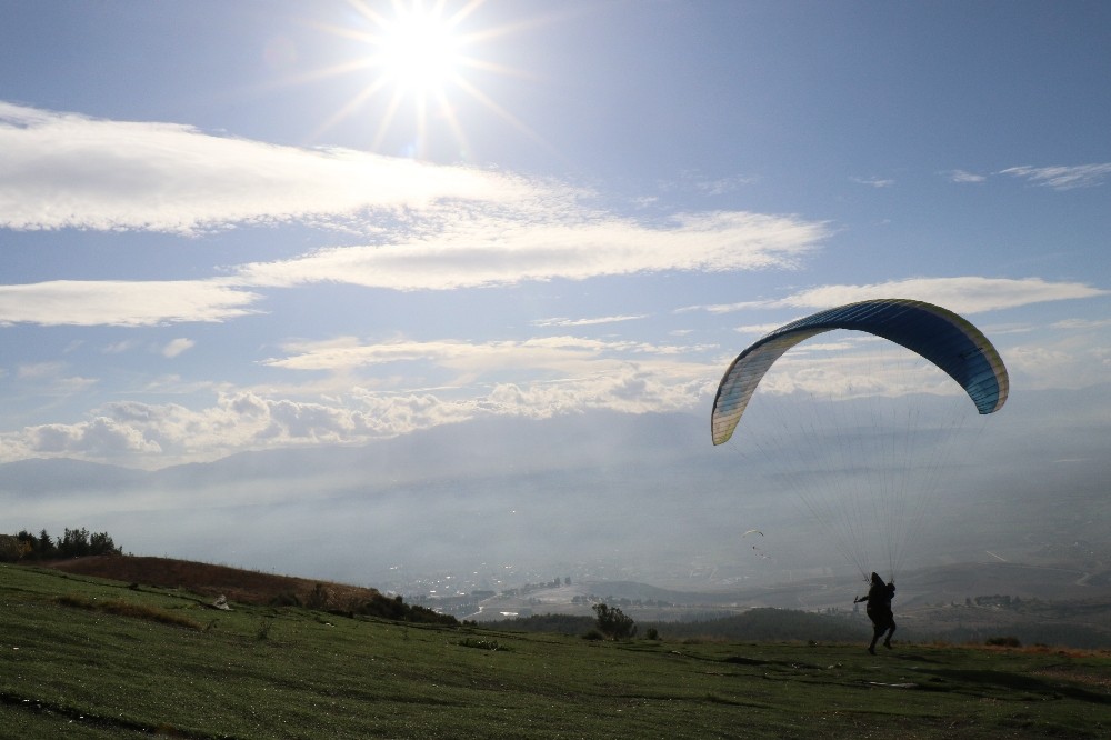 Pamukkale’de uçuş izinleri artık belediyeden alınacak 