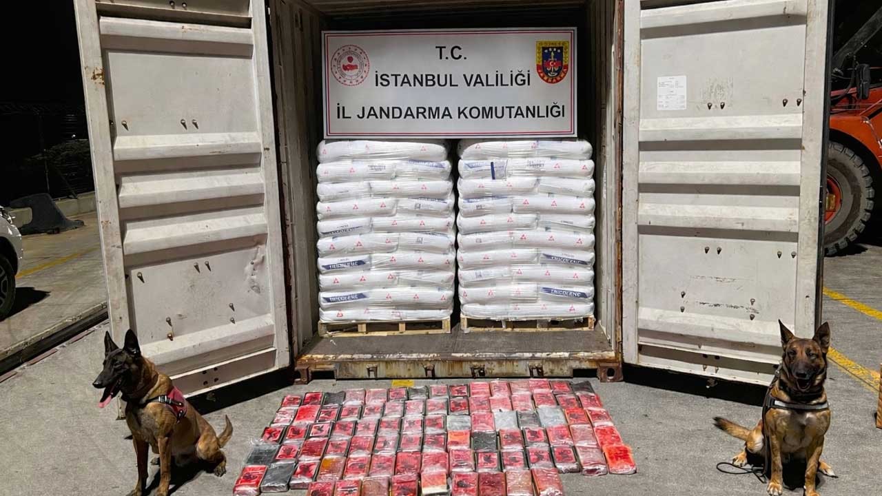 Panama bandıralı gemiye operasyon! 106 kilo kokain ele geçirildi