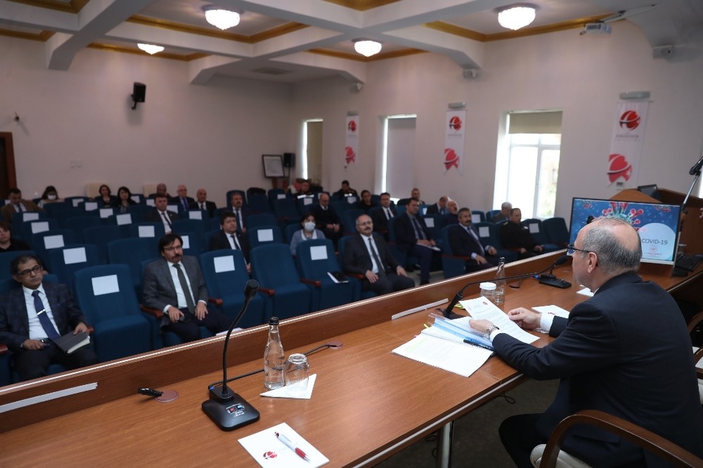 Pandemi İl Koordinasyon Kurulu Vali Çakacak’ın başkanlığında toplandı 