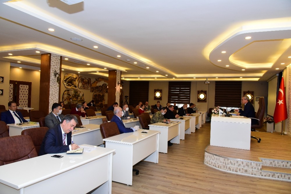 Pandemi Kurulu Toplantısı, Vali Deniz başkanlığında gerçekleştirildi 