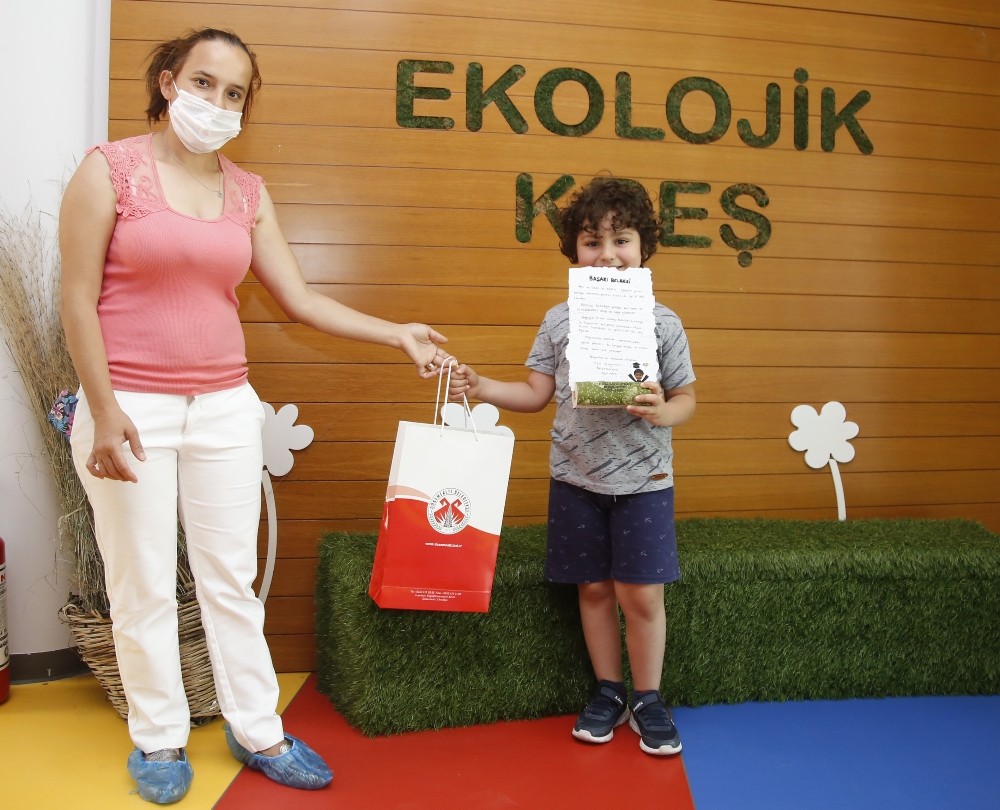 Pandemi sürecinin ilk mezunları 