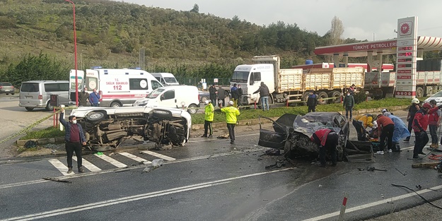 Panelvan ile otomobil çarpıştı: Yaralılar var