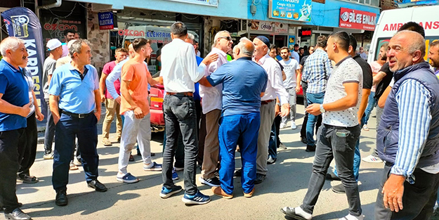 Panik yaptı aracıyla kahvehaneye daldı: 7 yaralı