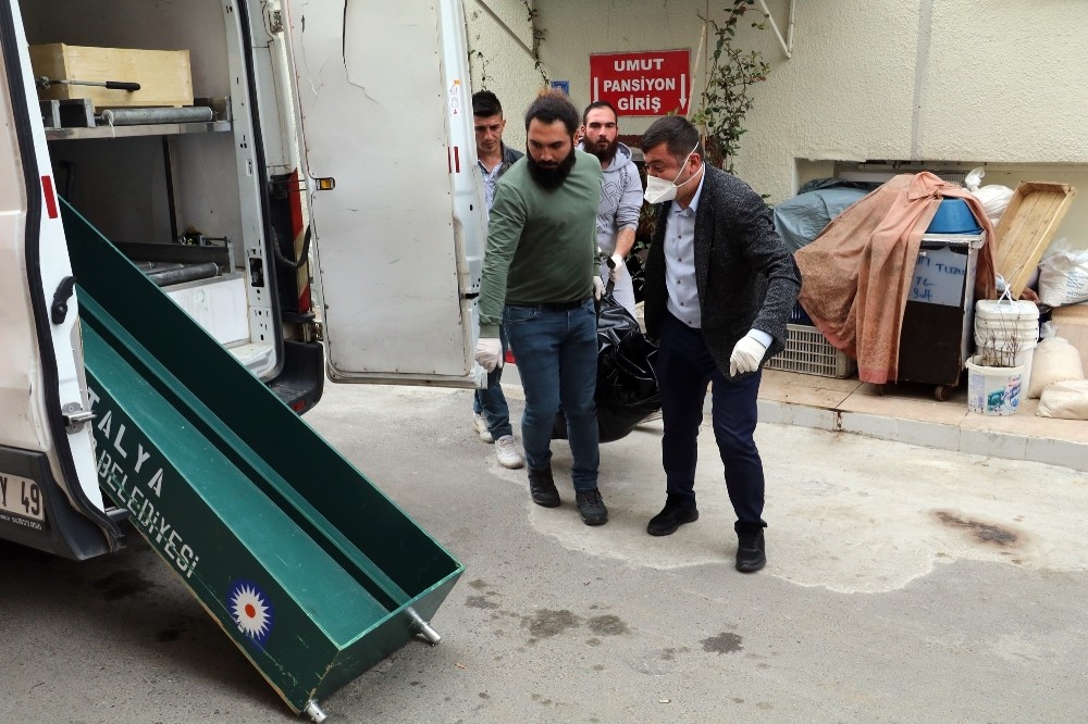 Pansiyonda kalan kadının şüpheli ölümü 