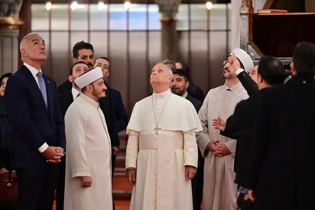 Papa 14. Leo İstanbul’a geldi! Sultanahmet Camii’ni ziyaret etti