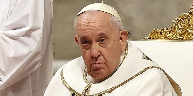 Papa Franciscus Çin'e yağ çekti