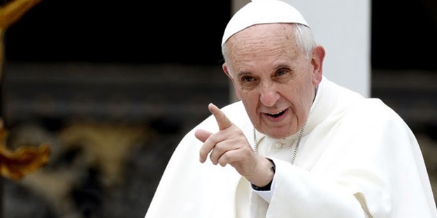 Papa, Maduro’nun teklifini kabul etti