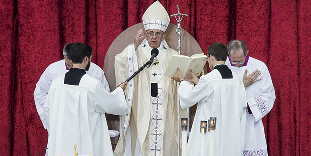 Papa’dan papazlara cinsel taciz uyarısı