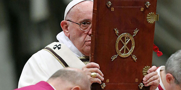 Papa’dan tüketim ve hazcılık eleştirisi