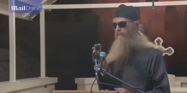 Papazdan tuhaf iddia! Şeytanın sesini dinletti