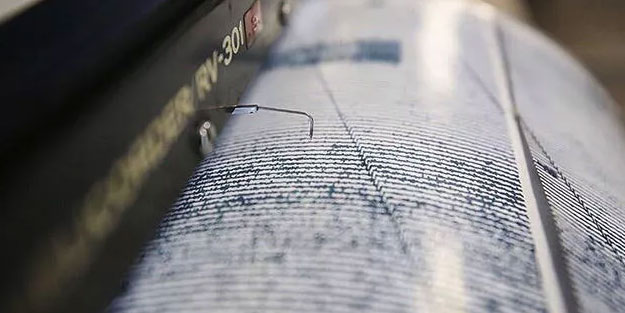 Papua Yeni Gine'de deprem