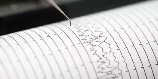 Papua Yeni Gine'de deprem