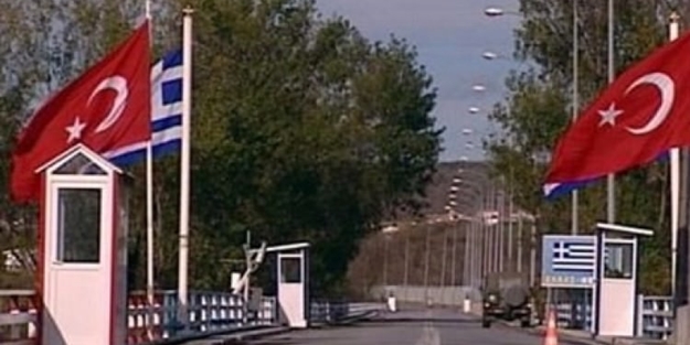 Para ve altınlarla Yunanistan'a kaçtılar!