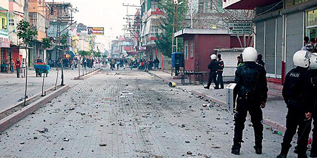  Paralel çete sıkışınca PKK sahneye çıktı!