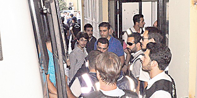 Paralel darbe tescillendi