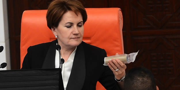 Paralel kanallarda boy gösteren Akşener'in değiştirdiği makaslar