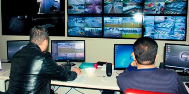 Paralel yapı bu kez kendini ele verdi