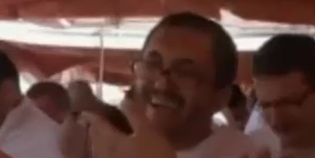 Paraleller beddua seanslarını Arafat'a taşıdı