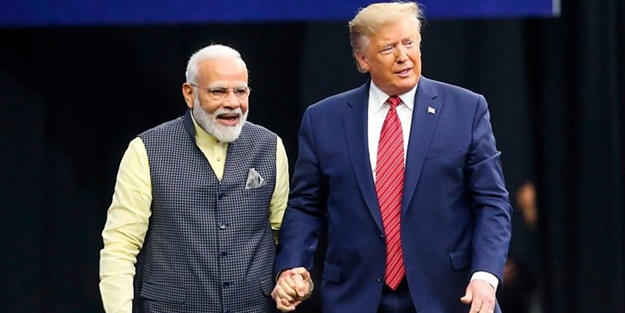 Parayı alan Trump İslam düşmanı Modi'yi böyle cilaladı: Dini özgürlük için çalışıyor
