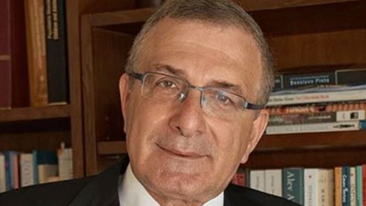 Parayı bastıran, Prof. Adem Sözüer’e istediğini söyletiyor