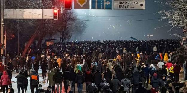Parayla protestolara katıldıkları iddia edilmişti! Kırgızistan'dan Kazakistan'a nota