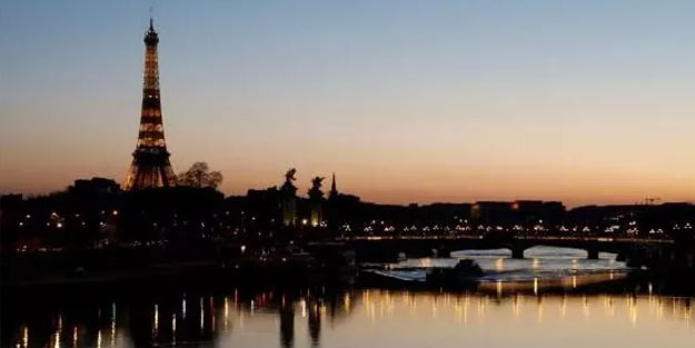 Paris araç trafiğine kapatıldı
