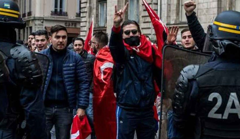 Paris, Bozkurtlar Hareketi’ni kapattı