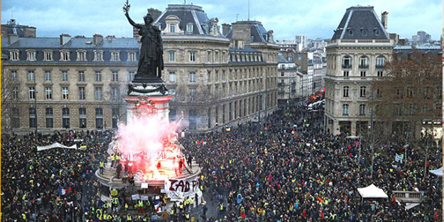 Paris karıştı! Çok sayıda gözaltı var