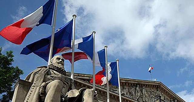 Paris, Panama'yı 'vergi cenneti' listesine alacak