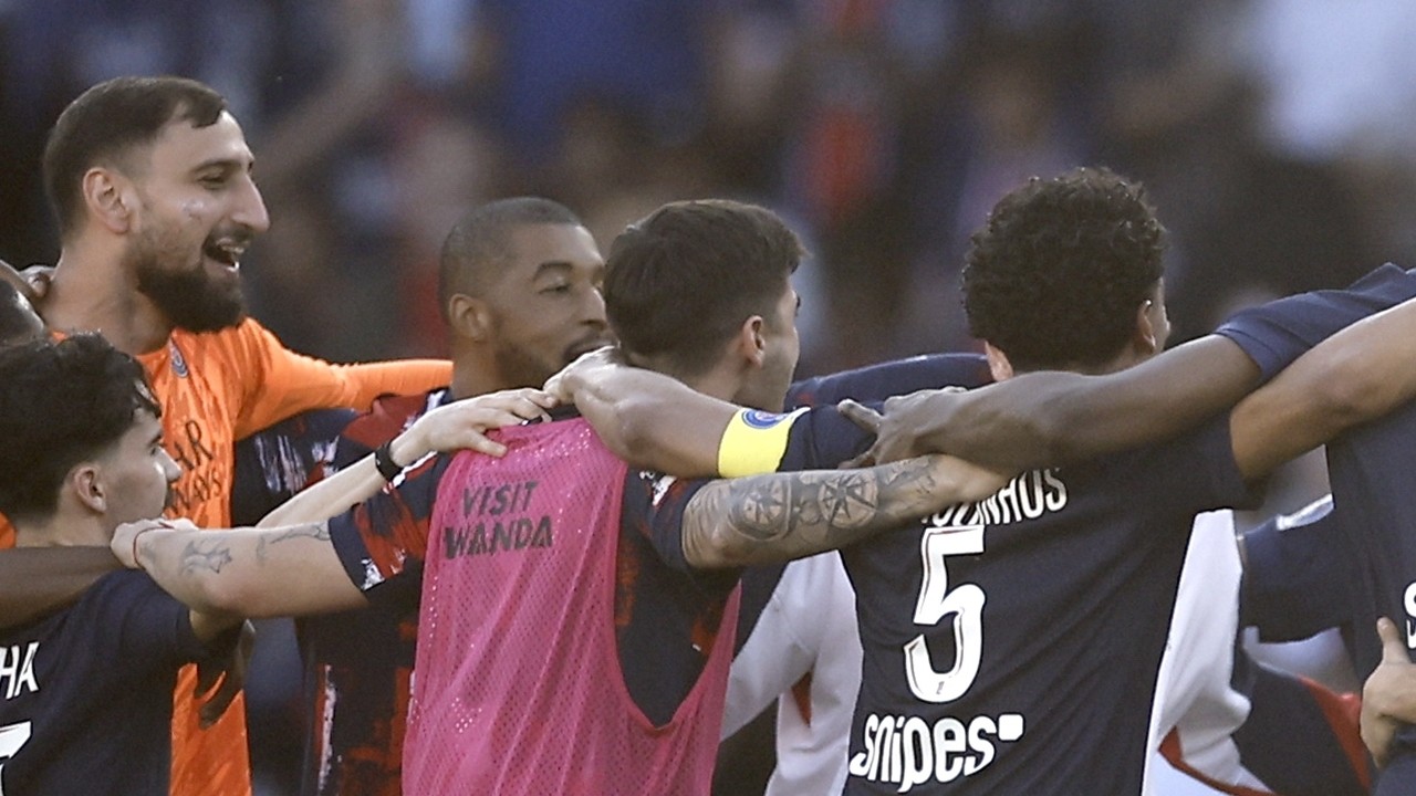 Paris Saint-Germain, Ligue 1’de bitime 6 hafta kala şampiyonluğunu ilan etti
