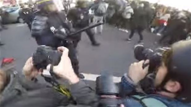 Paris'de 130 gözaltı