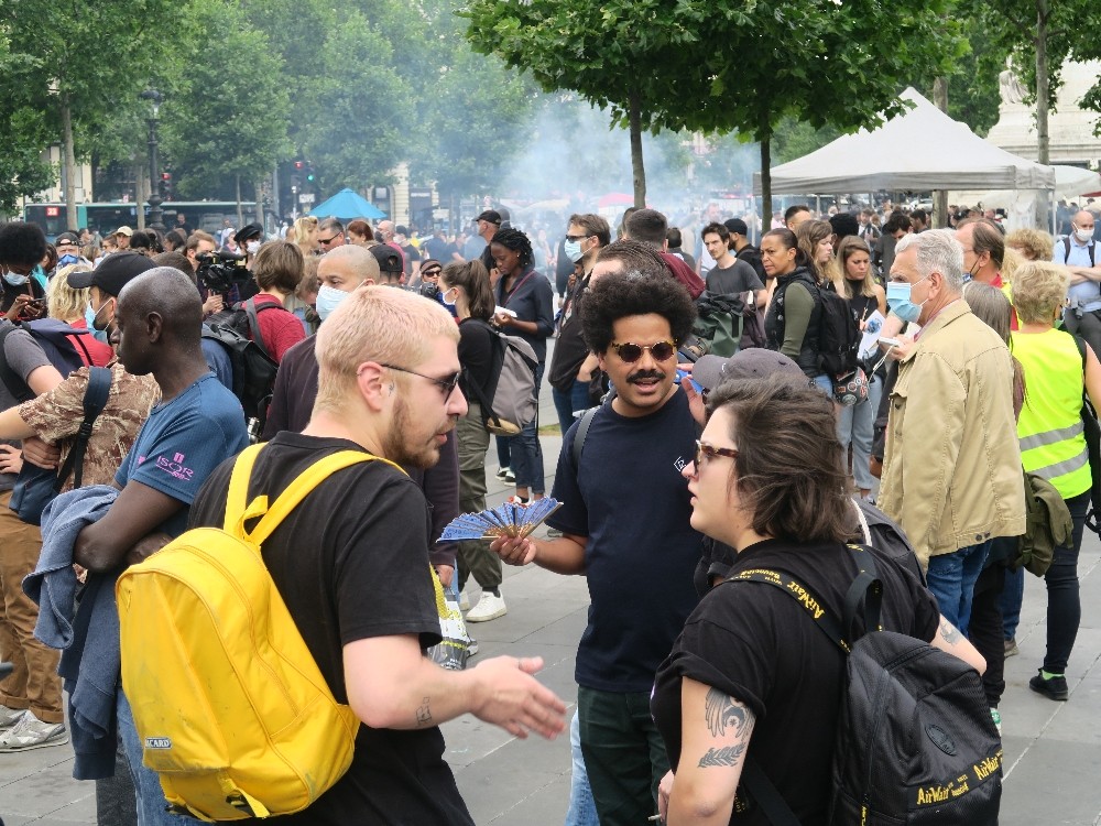 Paris’te artan ırkçılık ve polis şiddeti protesto edildi 