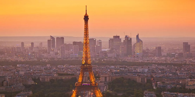 Paris'te 'dur' ihtarına uymayan sürücüye ateş açıldı! Yanındaki kadın hayatını kaybetti