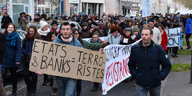 Paris'te havalimanı protestosu