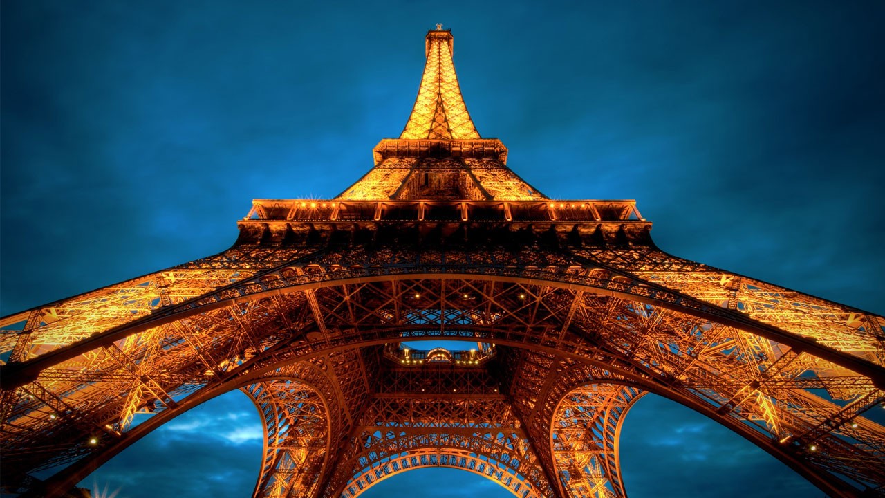 Paris’te şok gelişme! Eyfel Kulesi turistlere kapatıldı