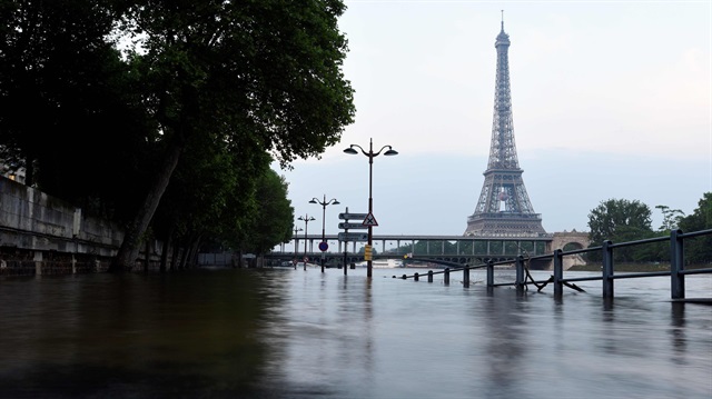 Paris'te son 150 yılın en yağışlı ilkbaharı