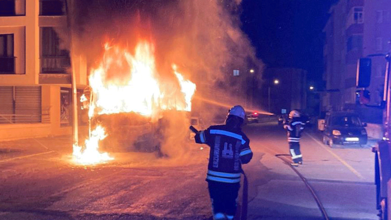 Park halindeki araç alev topuna döndü!