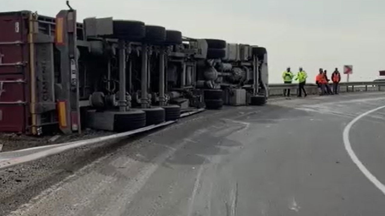 Park halindeki araç alev topuna döndü!